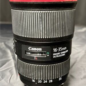 Canon EF 16-35mm f/4 L IS USM Zoom Lens - Great Condition!